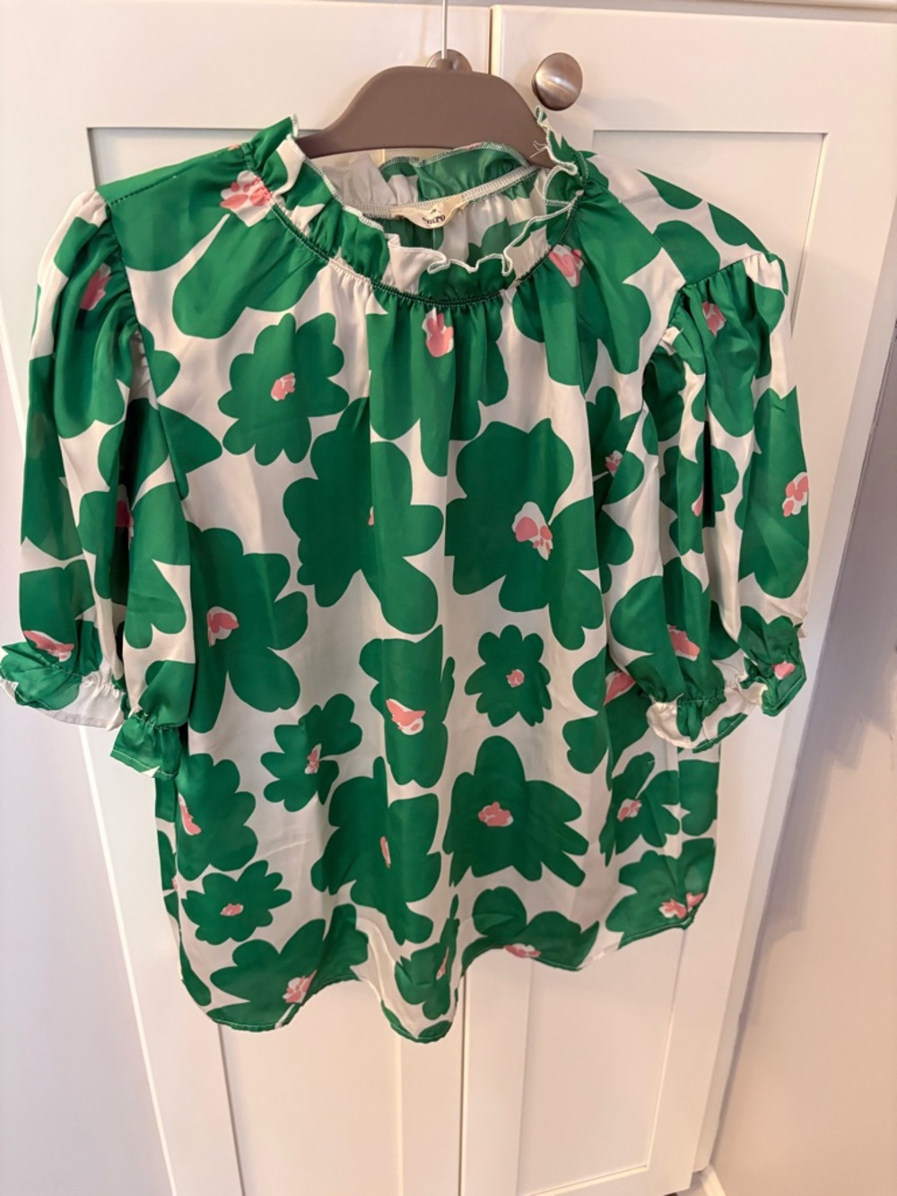 Entro Green Floral Puff-Sleeve Top